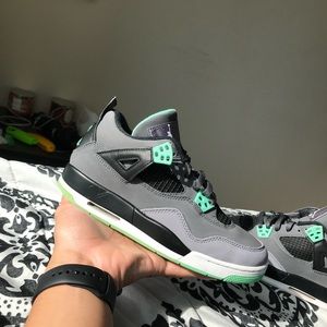 Air Jordan 4 “Green Glow”